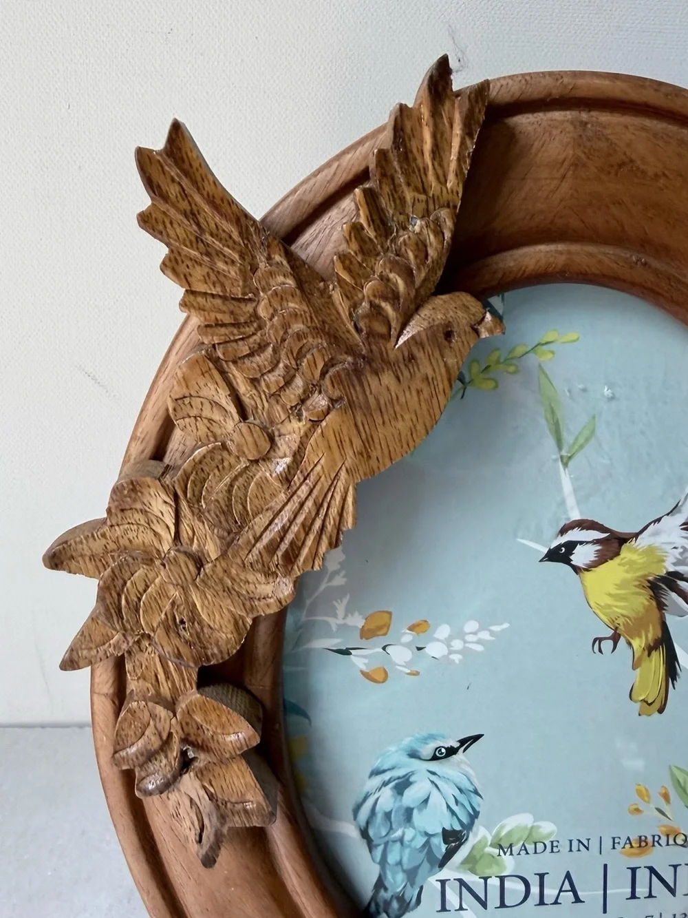 Carved Wooden Oval Photo Frame with Bird Accent 3d. 5”x7” photo